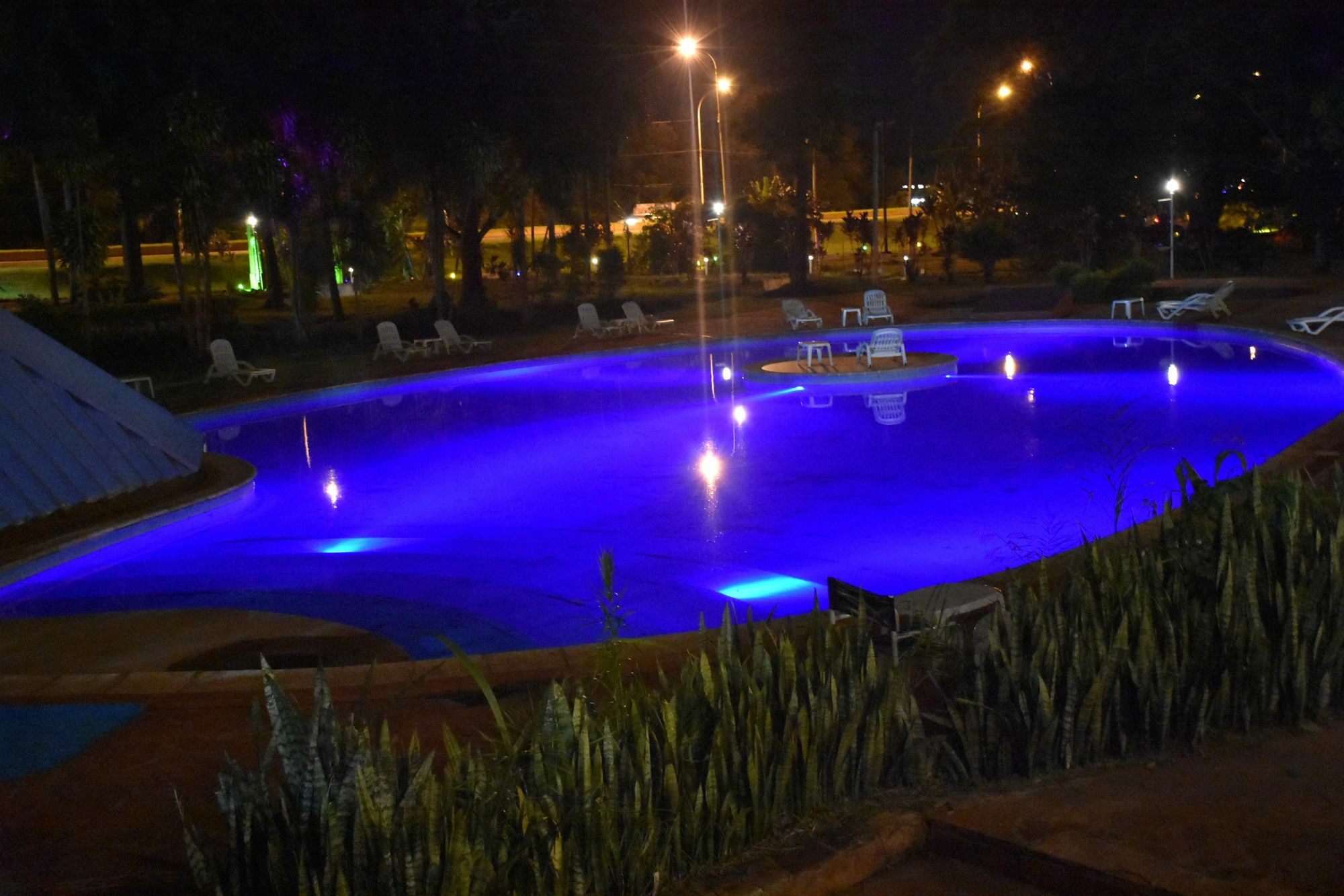 Tangoinn Club Iguazu Party Luxury Hostel Porto Iguaçu Exterior foto
