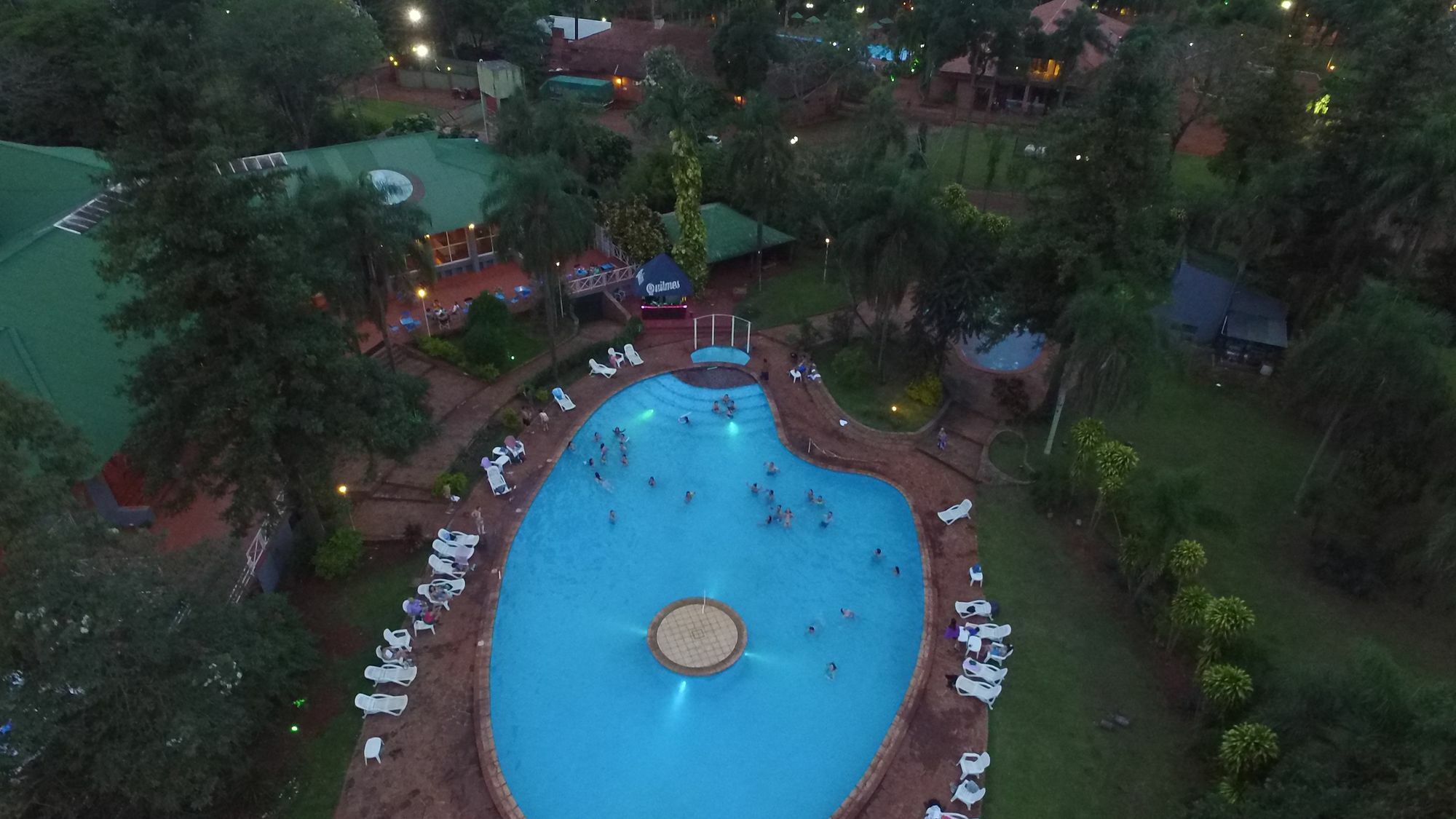 Tangoinn Club Iguazu Party Luxury Hostel Porto Iguaçu Exterior foto