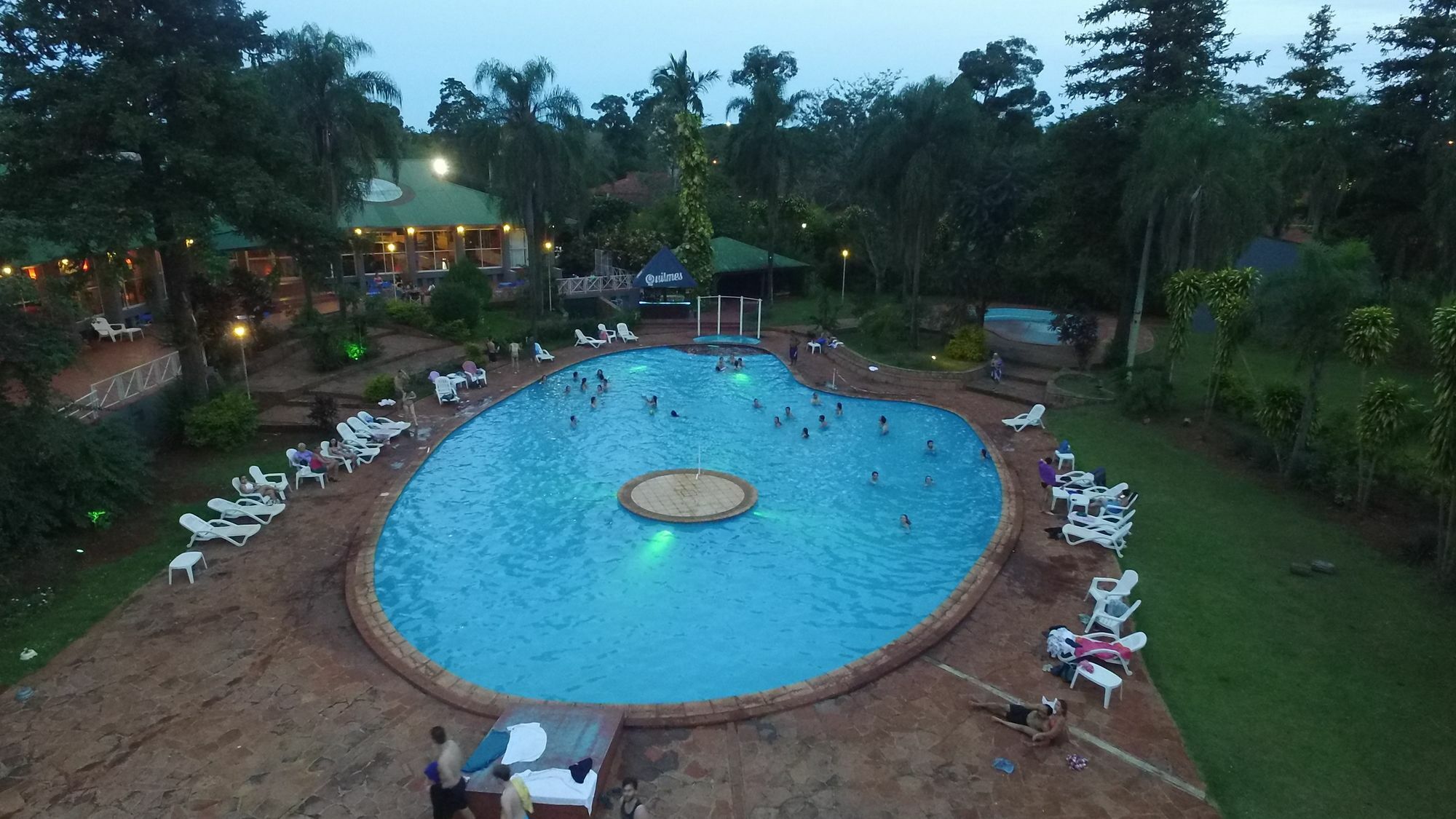 Tangoinn Club Iguazu Party Luxury Hostel Porto Iguaçu Exterior foto